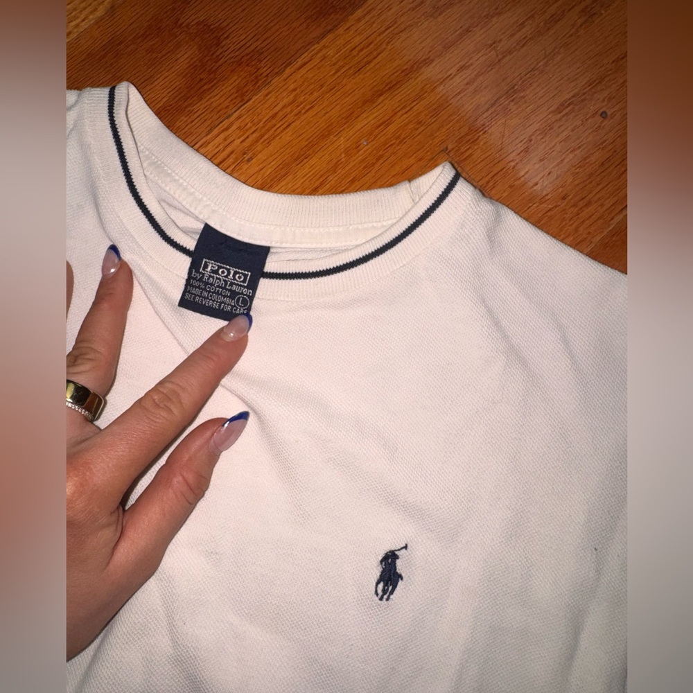🌸 Ralph Lauren White Crew Neck T-Shirt with Navy Trim & Polo Logo - Picture 2 of 3